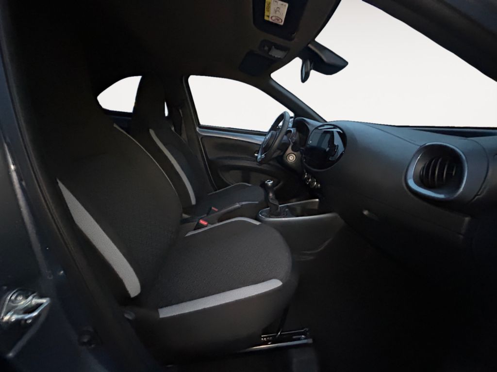 Fahrzeugabbildung Toyota Aygo X Team D