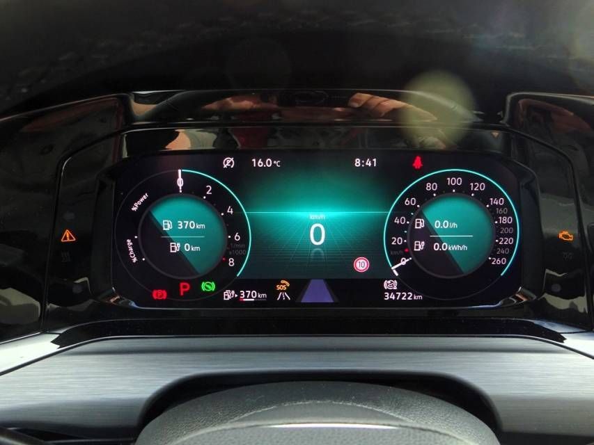 Fahrzeugabbildung Volkswagen Golf VIII 1.4 eHybrid Style  8-fach bereift