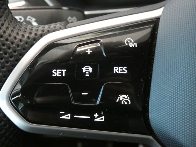Tiguan 2.0 TDI R-Line AHK STHZ NAVI MATRIX LED