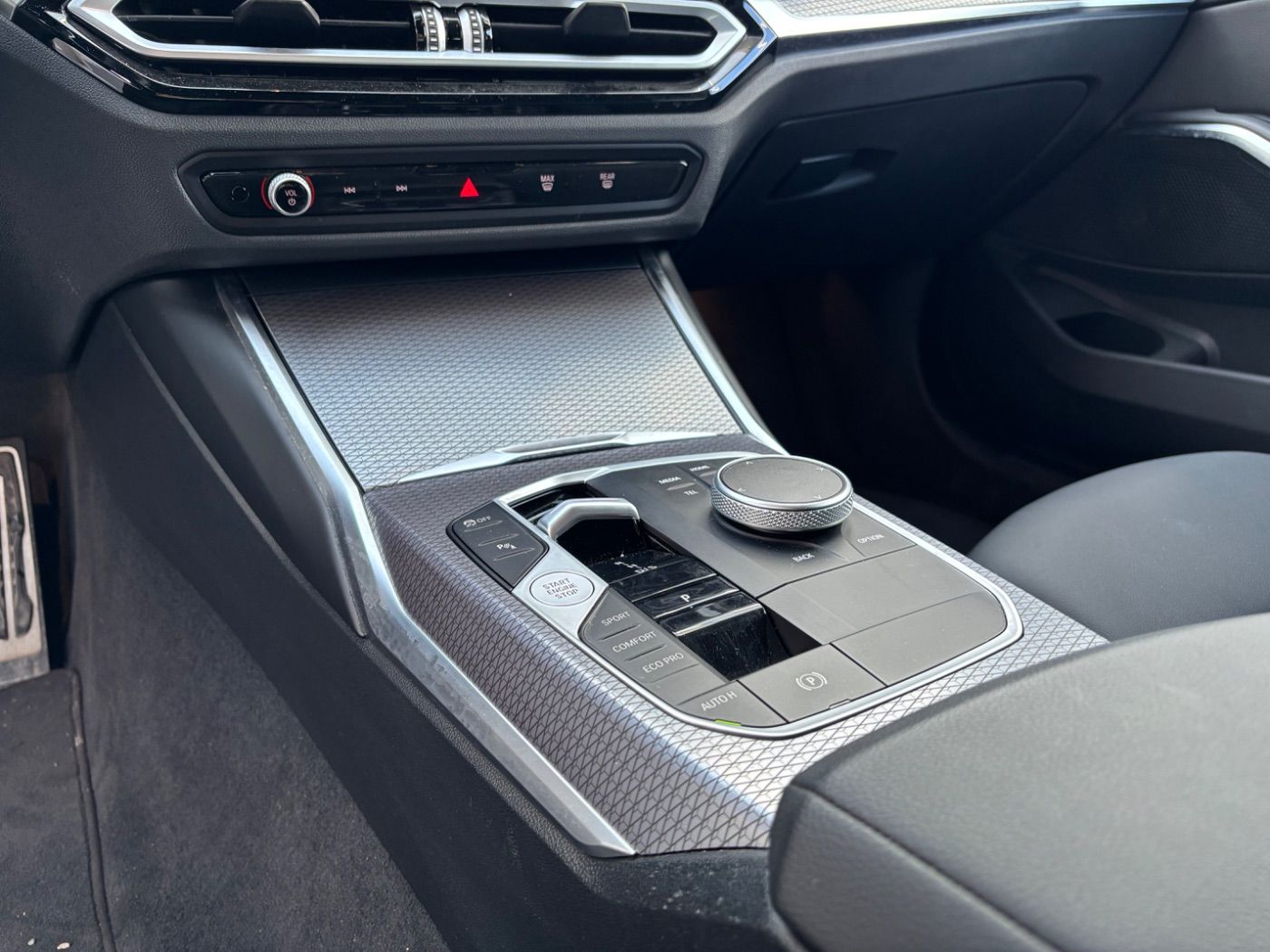 BMW 320d xDrive Tour. M-Sportpaket GARANTIE-08/2029 foto 14