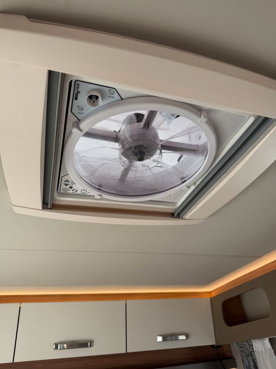 Fahrzeugabbildung Weinsberg CaraSuite 650 MEG