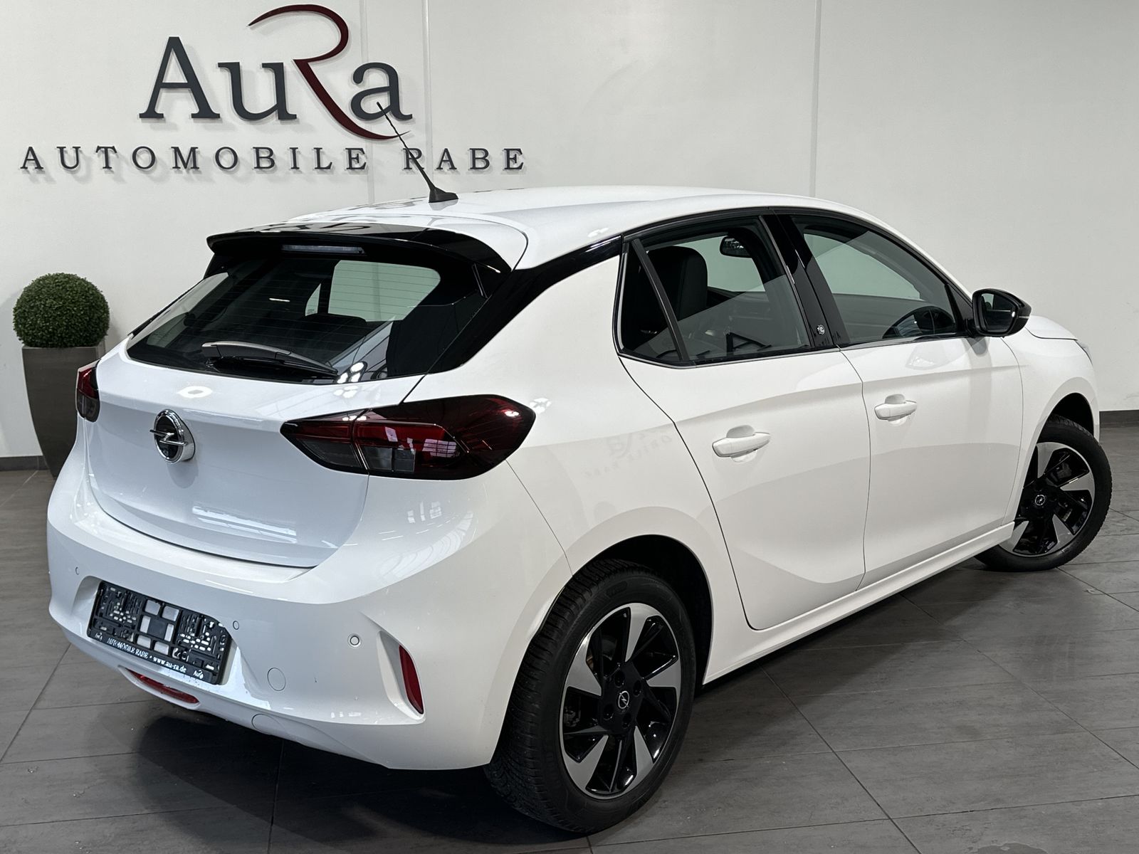 Fahrzeugabbildung Opel Corsa e Elegance NAV+LED+CARPLAY+DAB+180°+ACC+PP