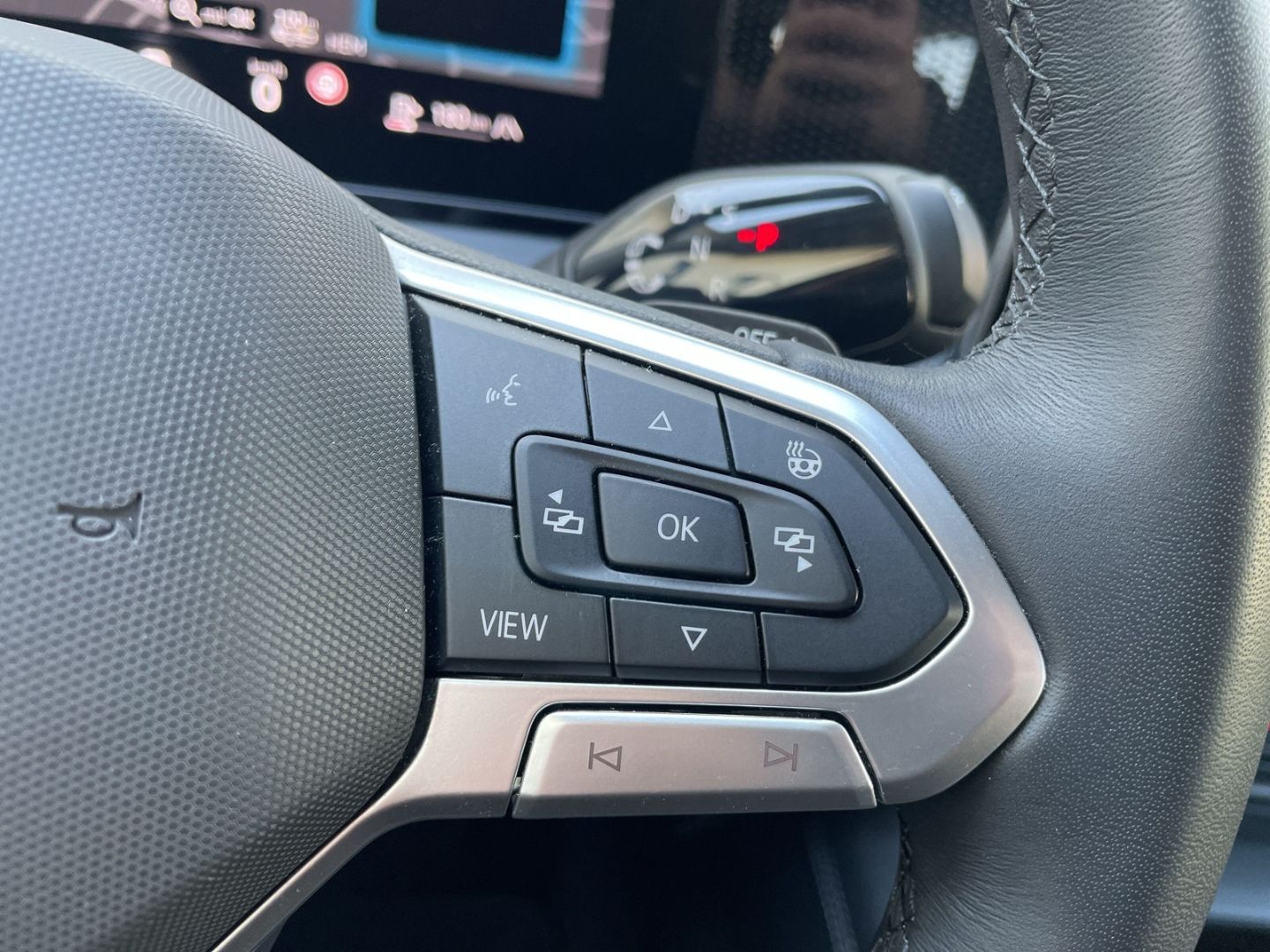 Tiguan 2.0 TDI DSG Life AHK/360°Kamera/ACC/Navi