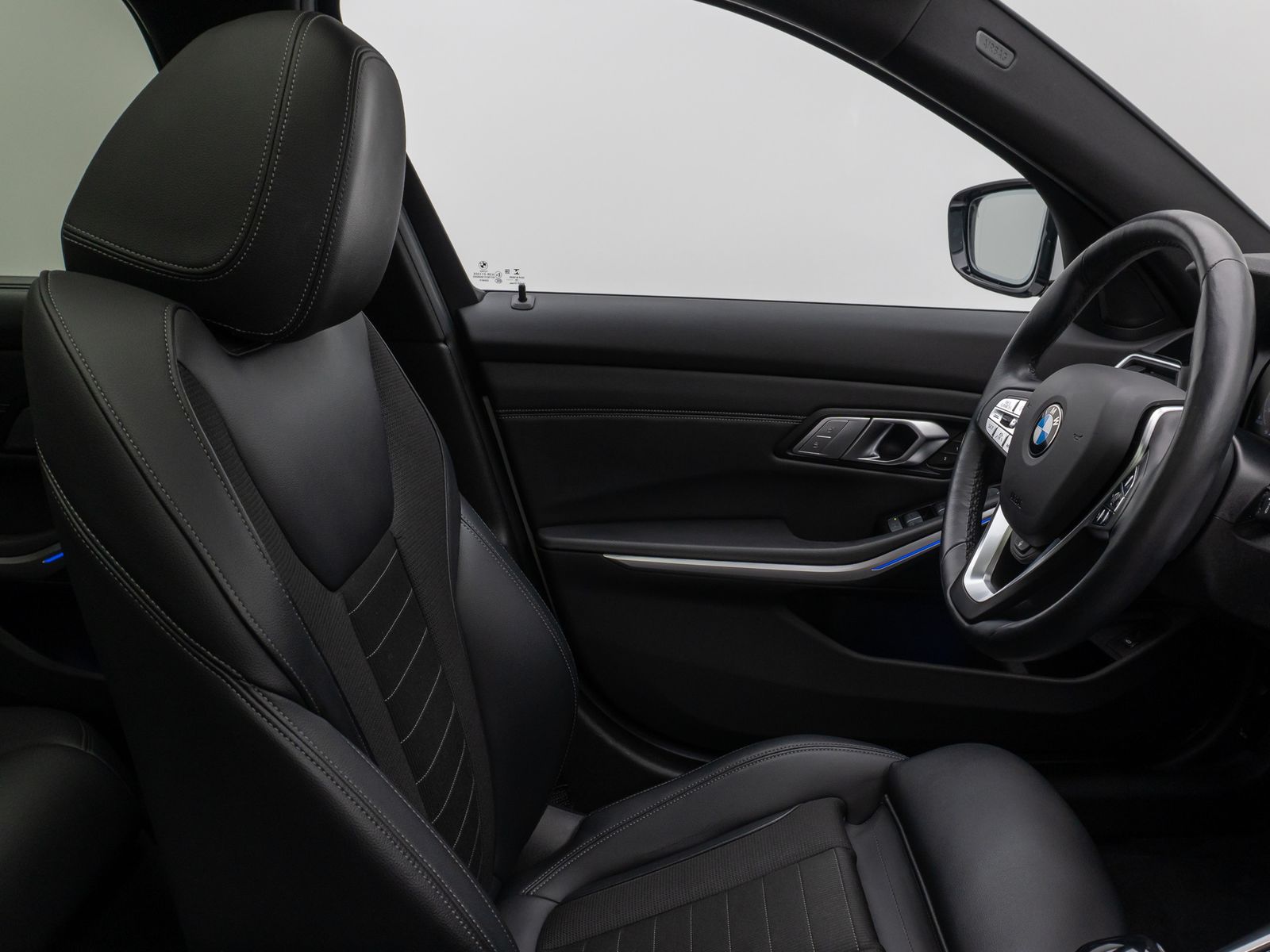 Fahrzeugabbildung BMW 320d xD Sport Line Panorama Laser 360° HUD HiFi