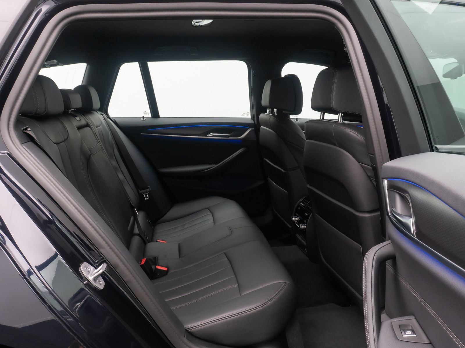 Fahrzeugabbildung BMW 540d xD M Sport Massage HUD Laser Belüftung 20"