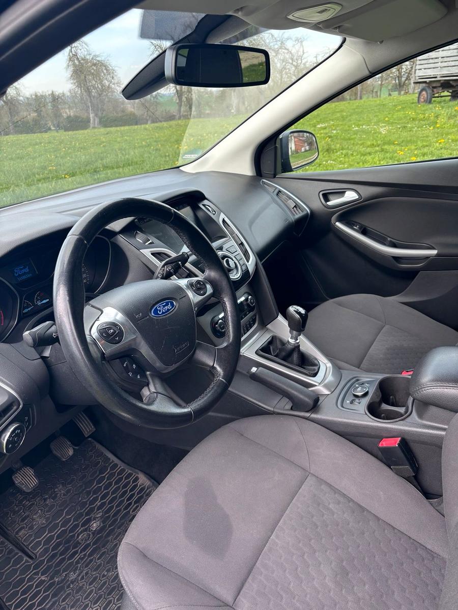 Ford Focus 2014 — photo 11