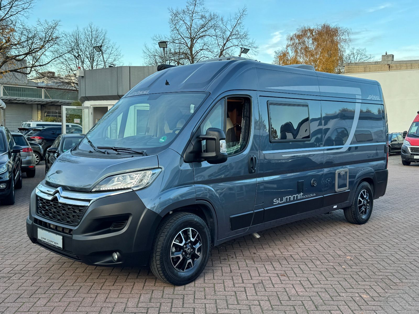 Fahrzeugabbildung Pössl SUMMIT 600 PLUS SCHWENKBAD KAMERA QUERBETT LED