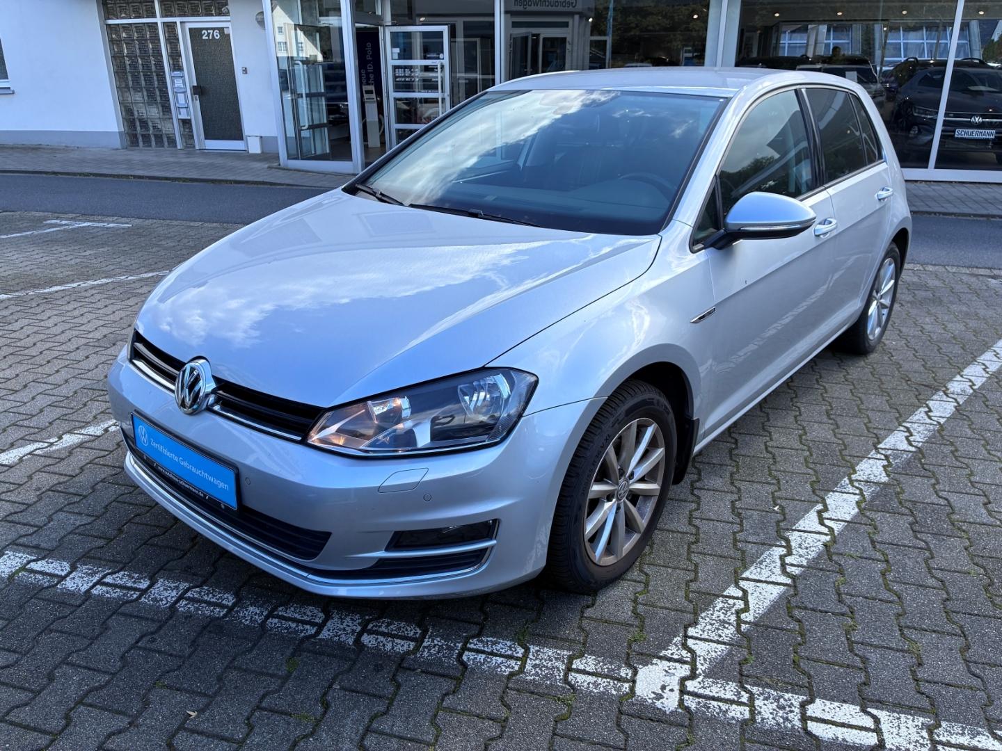 Volkswagen Golf VII Comfortline LOUNGE TSI NAVI SHZ RFK