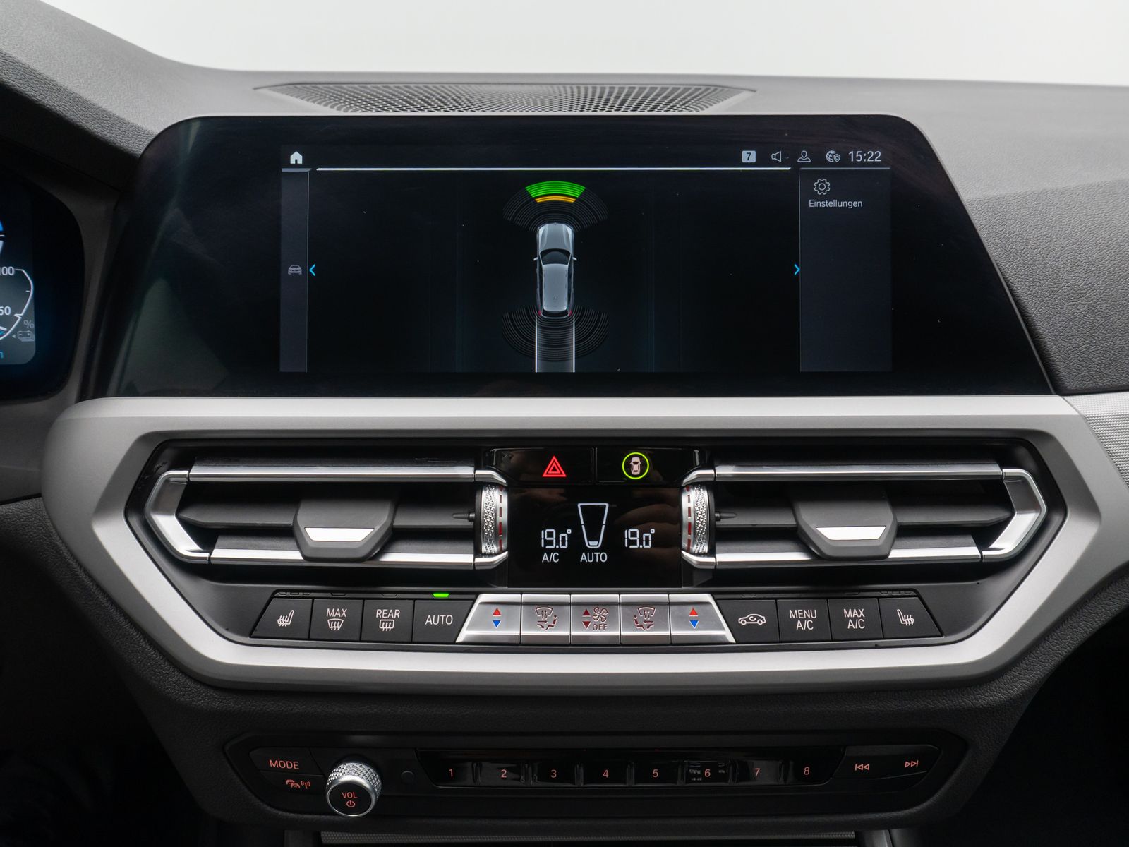 Fahrzeugabbildung BMW 320e DAB CockPitPro Lordos PDC Stop&Go Alarm LED