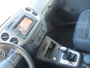 Volkswagen Tiguan - 2