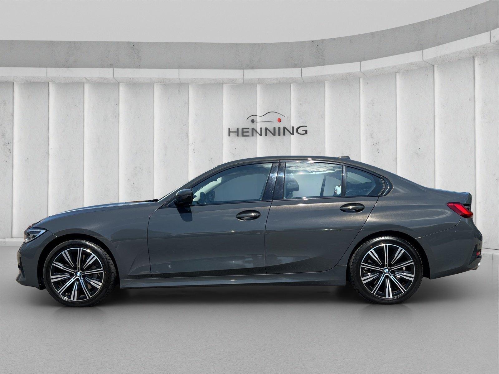 BMW 3er - 330 i Sport Line*Headup*Schiebedach