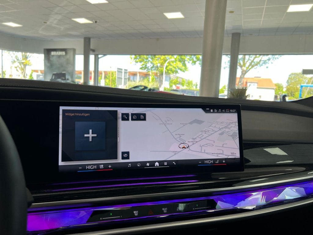 BMW 740 d xDrive M-Sport PANO-SKY*THEATRE*B&W*STHZG*