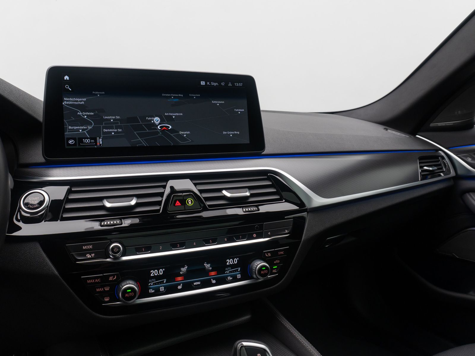 Fahrzeugabbildung BMW 530d  M Sport HUD DAB 4*Klima Laser Kamera Pano