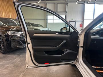 MYAUTOCENTER – Gebraucht- und Jahreswagen mit Werkstattservice in Pfaffenhofen Volkswagen Passat *AHK*ACC*KLIMAAUTO*LED*NAVI*1.HAND*