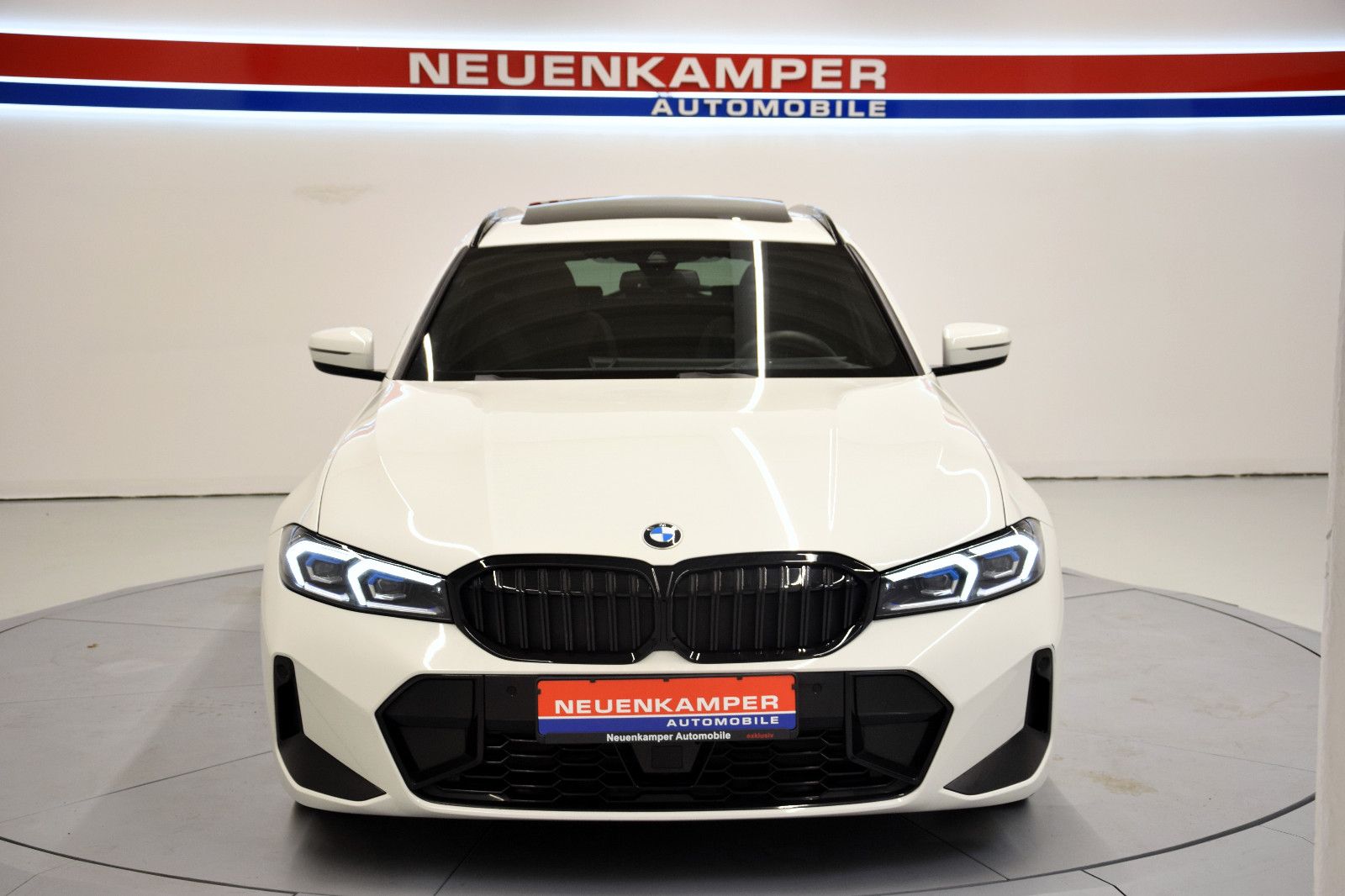 Fahrzeugabbildung BMW 320 d Touring  M Sport Pano. ACC LED HeadUp LED