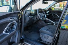 AUDI Q5 2.0 TDI / S-LINE / 21"/ BUSINESS/ AHK