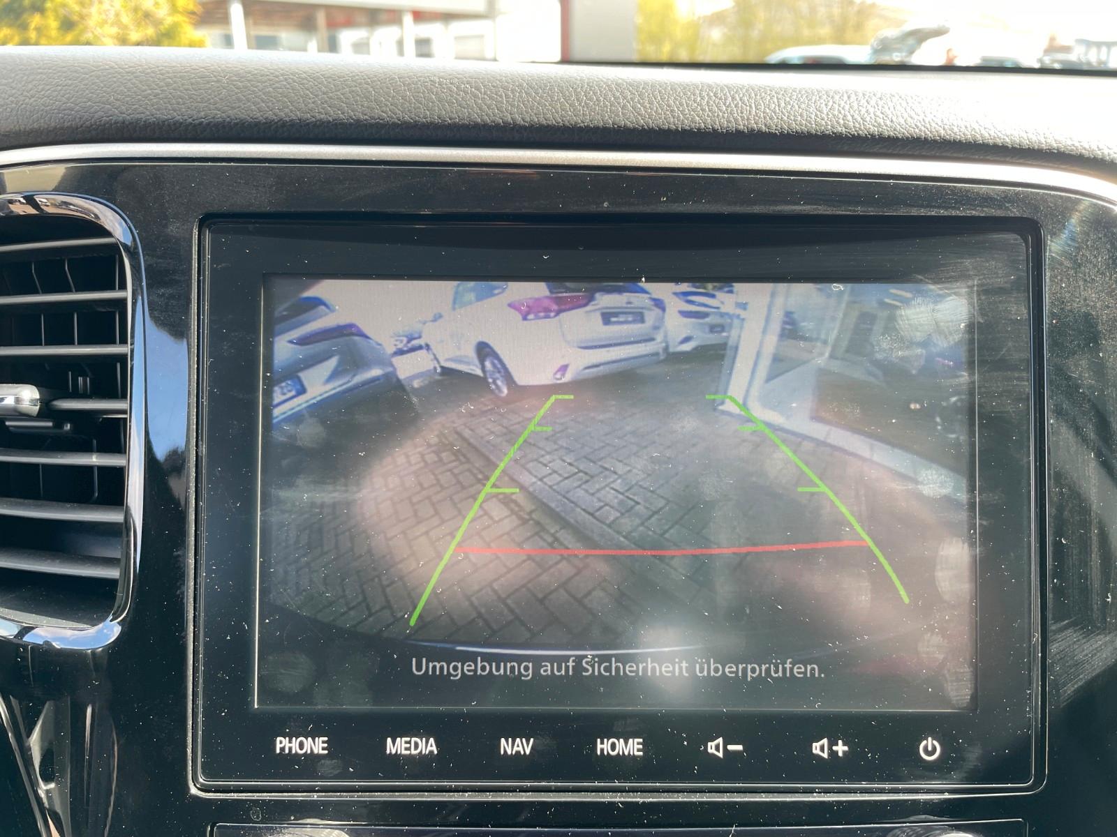 Mitsubishi Outlander Plug-In-Hybrid PHEV SPIRIT 4WD *AHK*