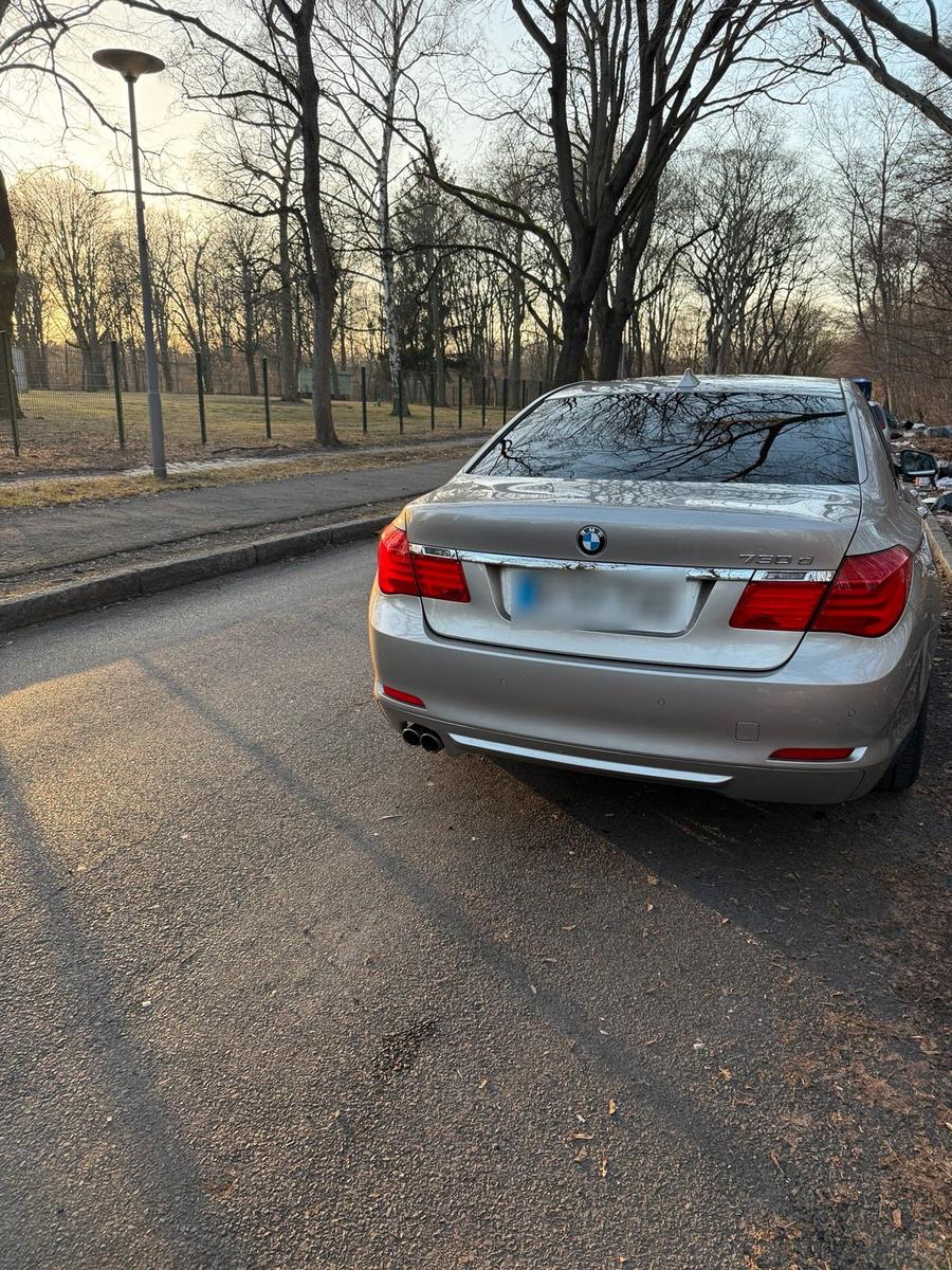BMW 730