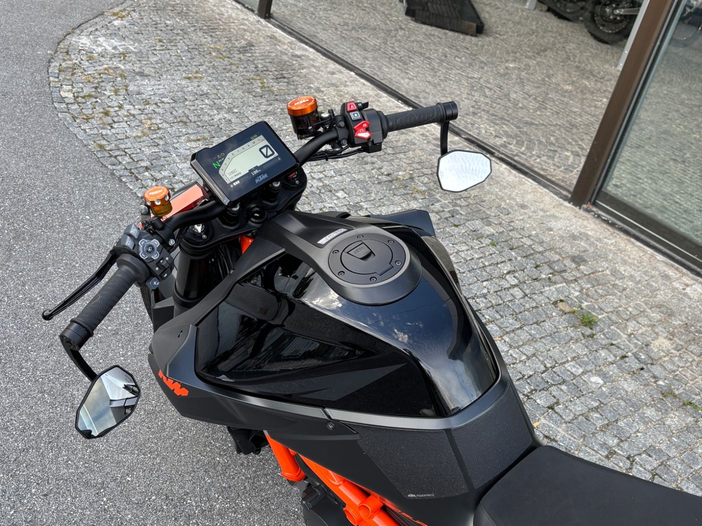 Fahrzeugabbildung KTM 1290 Super Duke R Tech Pack, Mivv ESD, Koffer