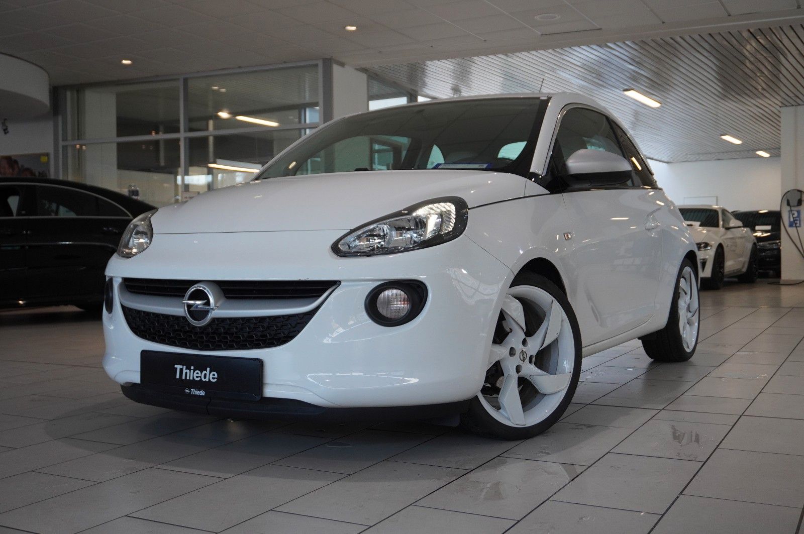 Fahrzeugabbildung Opel Adam 1.4 WHITE LINK LED/TEMP./SPORT/SH/KLIMA/USB