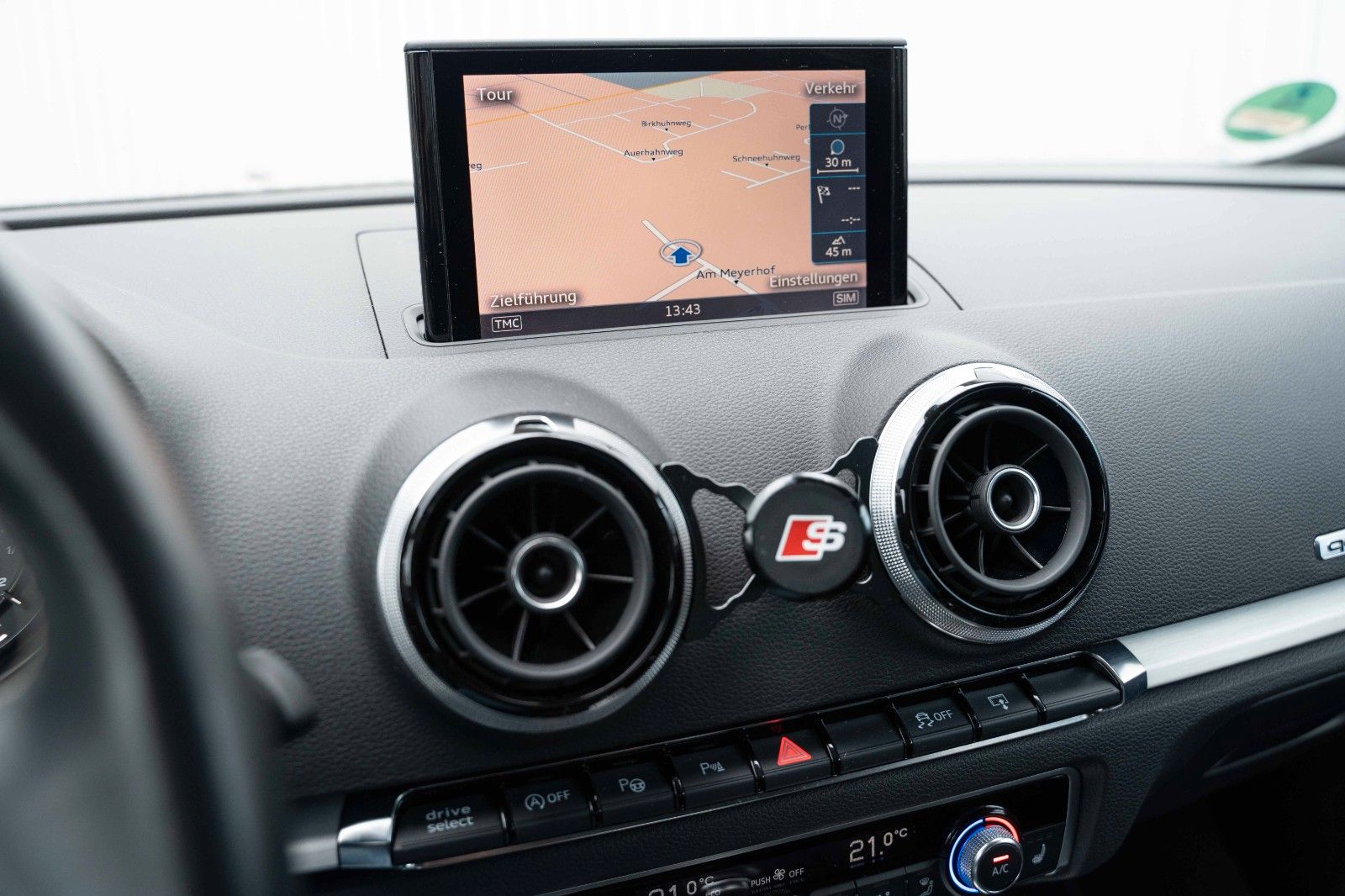 Fahrzeugabbildung Audi S3 SPORTB 2.0TFSI KAM PANO B&O S-SITZ LED KEYLES