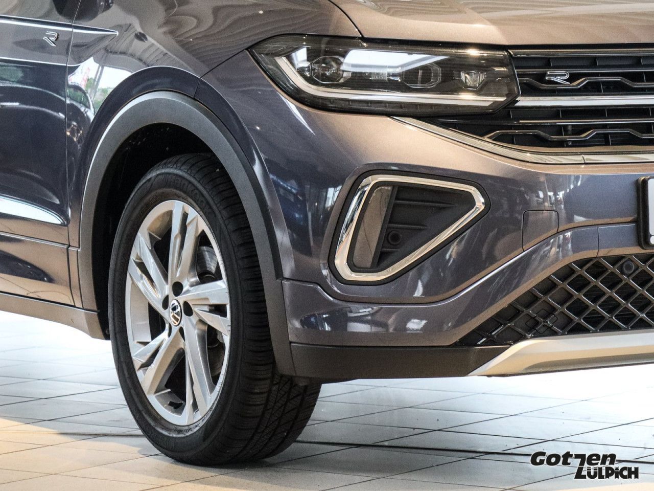 Fahrzeugabbildung Volkswagen T-Cross 1.0 TSI 85 kW R-Line Navi IQ.DRIVE LED
