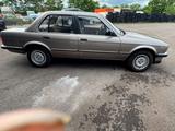 BMW 325 e A / Limousine/ Automatik /  Schiebedach / - BMW 325 mit Benzin-Antrieb: Limousine, Automatik