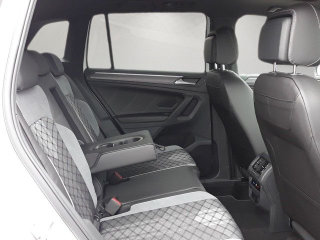 Fahrzeugabbildung Volkswagen Tiguan 2.0TDI DSG 4M R-Line PANO+AHK+STDHZ+++