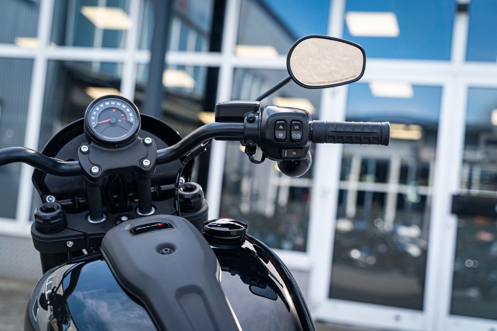 Fahrzeugabbildung Harley-Davidson FXLRS LOW RIDER S 117 MY25 Sofort verfügbar