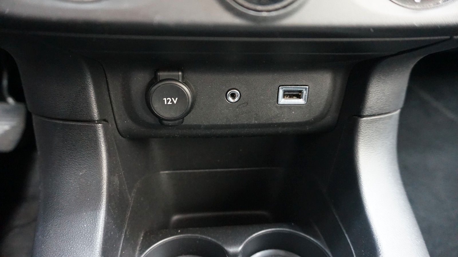 Fahrzeugabbildung Citroën C3 Feel  Scheckheft gepflegt nur 4,9 Liter kombi