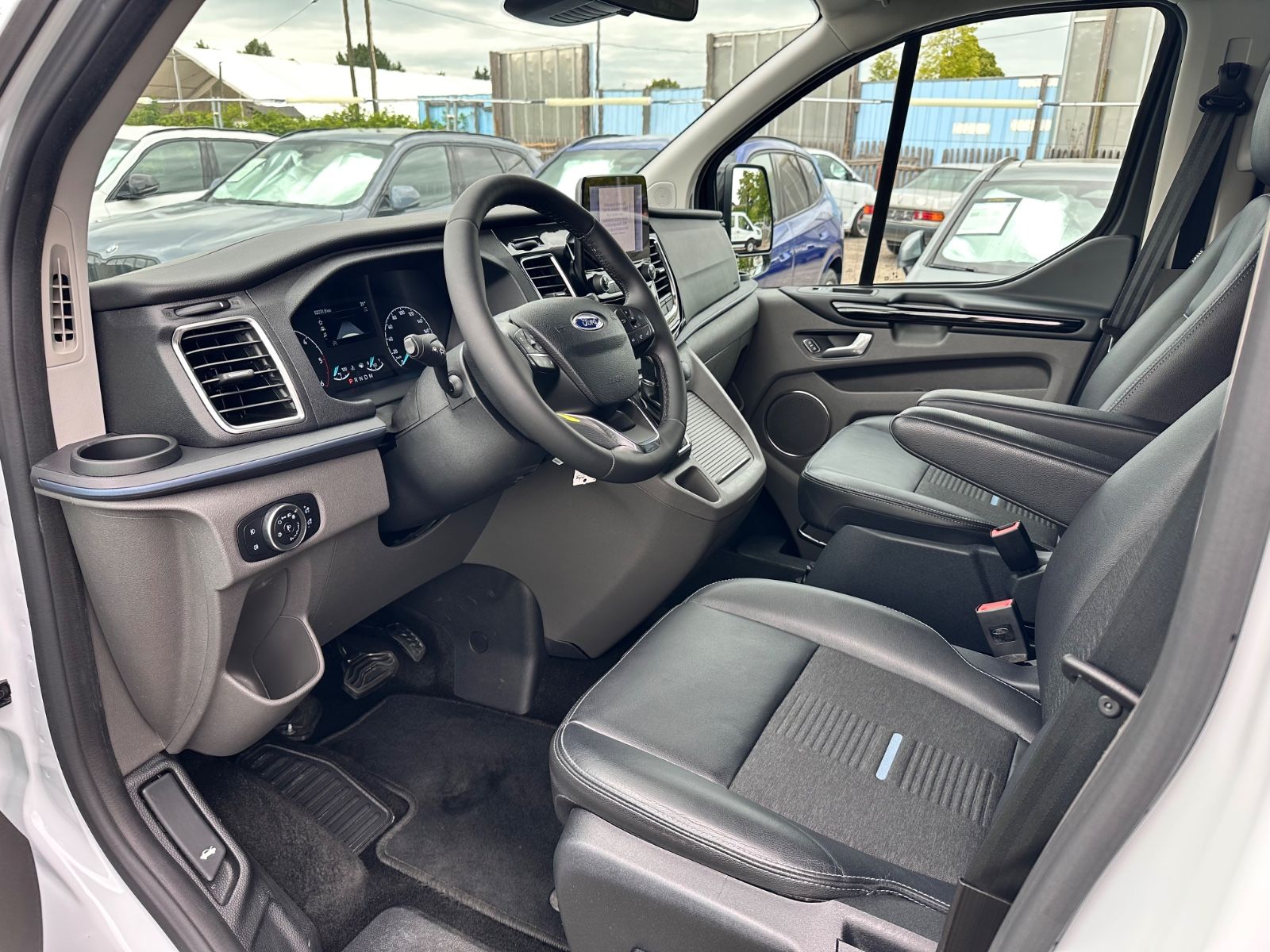Ford Tourneo Custom 320 L1 Active Aut. Leder ACC Kam. foto 8