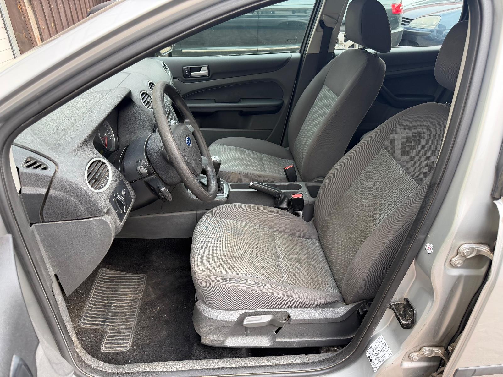 Ford Focus 2007 — photo 16