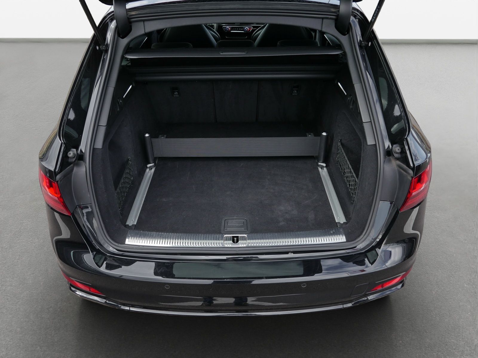 Audi RS4 - Bild 11