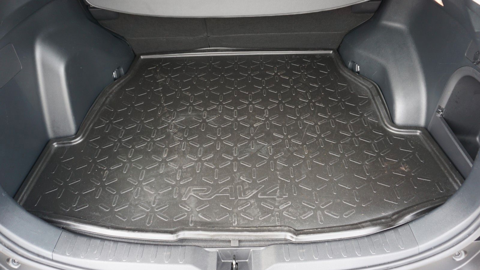 Fahrzeugabbildung Toyota RAV4 Hybrid 4x4 Team Deutschland LED,ACC,SH,AHK