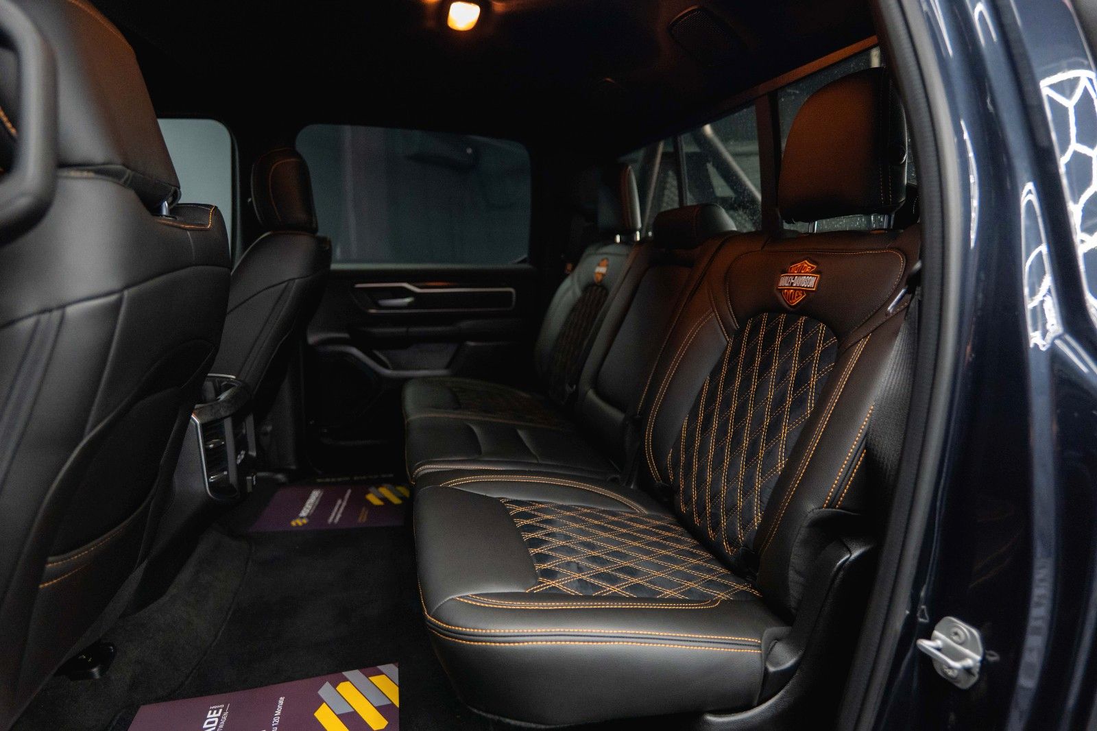 Fahrzeugabbildung Dodge RAM 5.7 V8 HEMI 4x4 OFFROAD Night HarleyDavidson