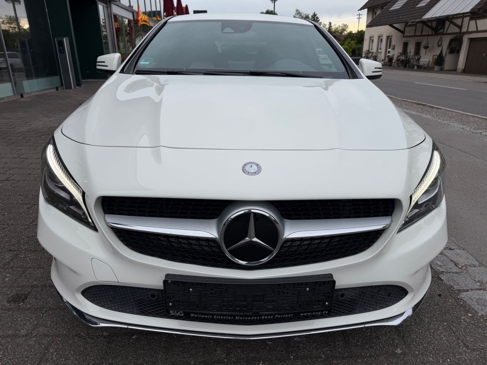 MERCEDES-BENZ CLA 220 Shooting Brake Urban Automatik