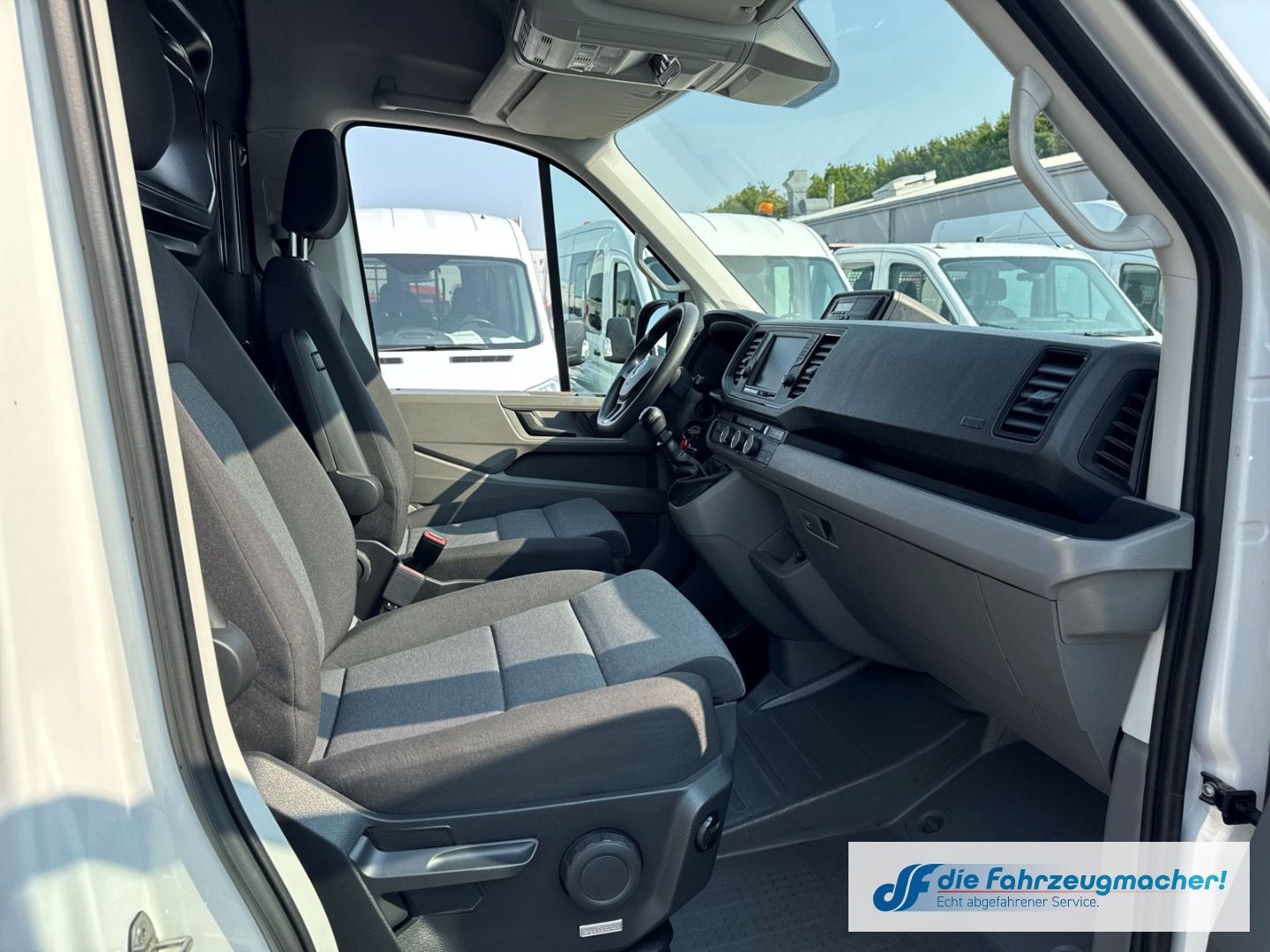 Fahrzeugabbildung Volkswagen Crafter Kasten 35 mittellang Hochdach RWD 2.0 TD