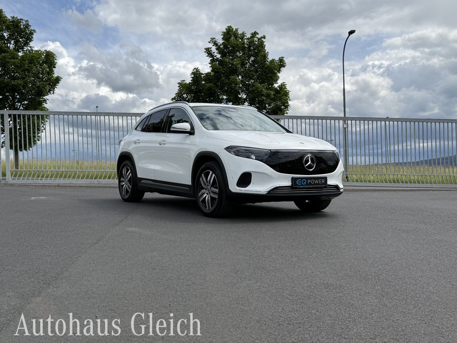 Fahrzeugabbildung Mercedes-Benz EQA 250 + Progressive Navi/Distronic/Klima/LED/B