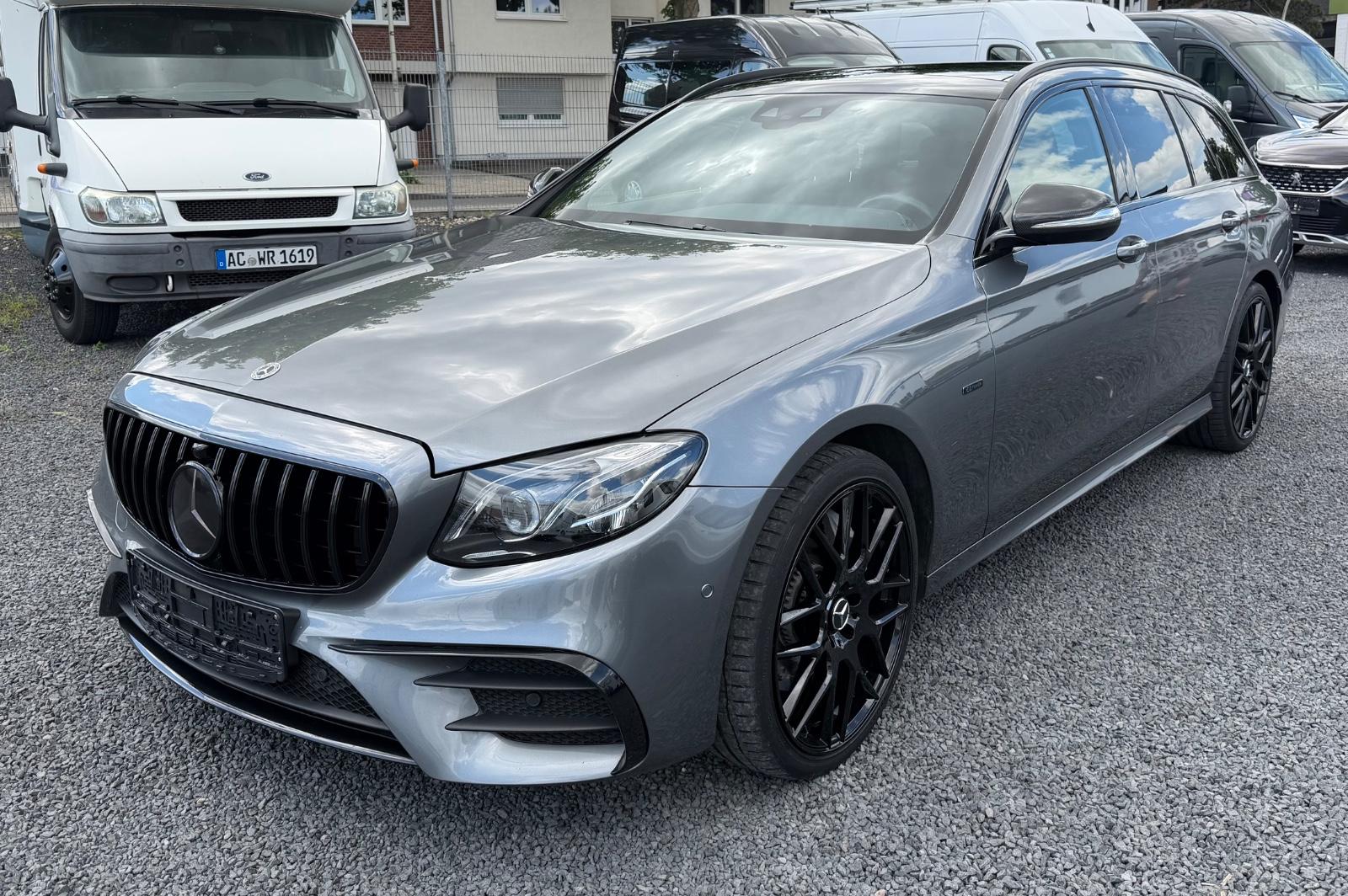 Mercedes-Benz E 300 de T-Modell AMG Line Night Paket Pano