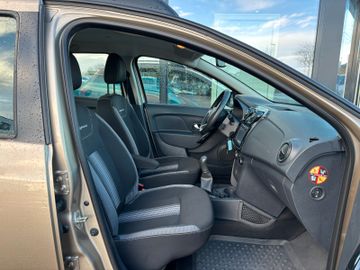 Dacia Sandero Stepway Celebration TCe 90