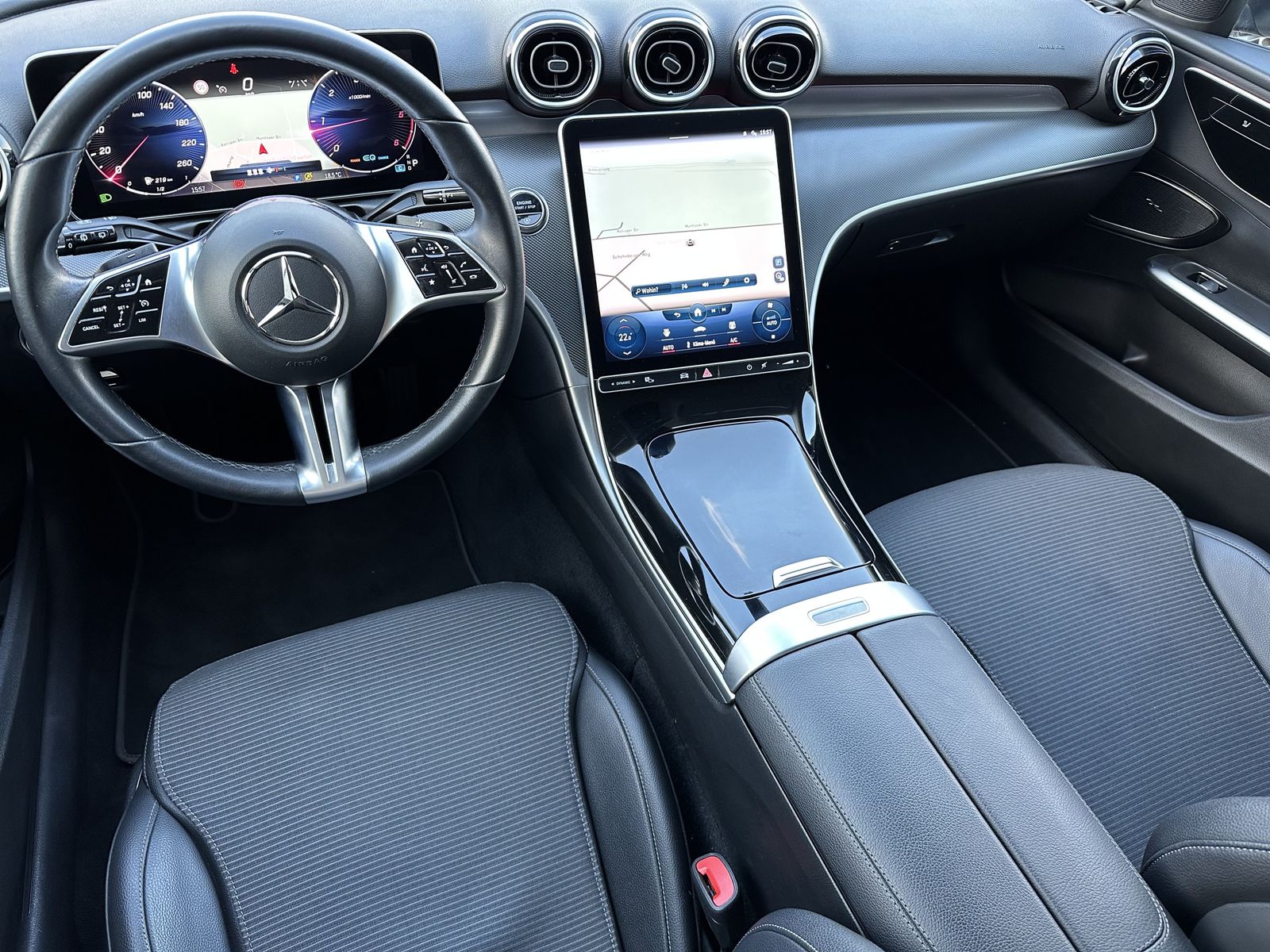 Fahrzeugabbildung Mercedes-Benz C 220d T Avantgarde NAV+LED+KAMERA+CARPLAY+VCOCK
