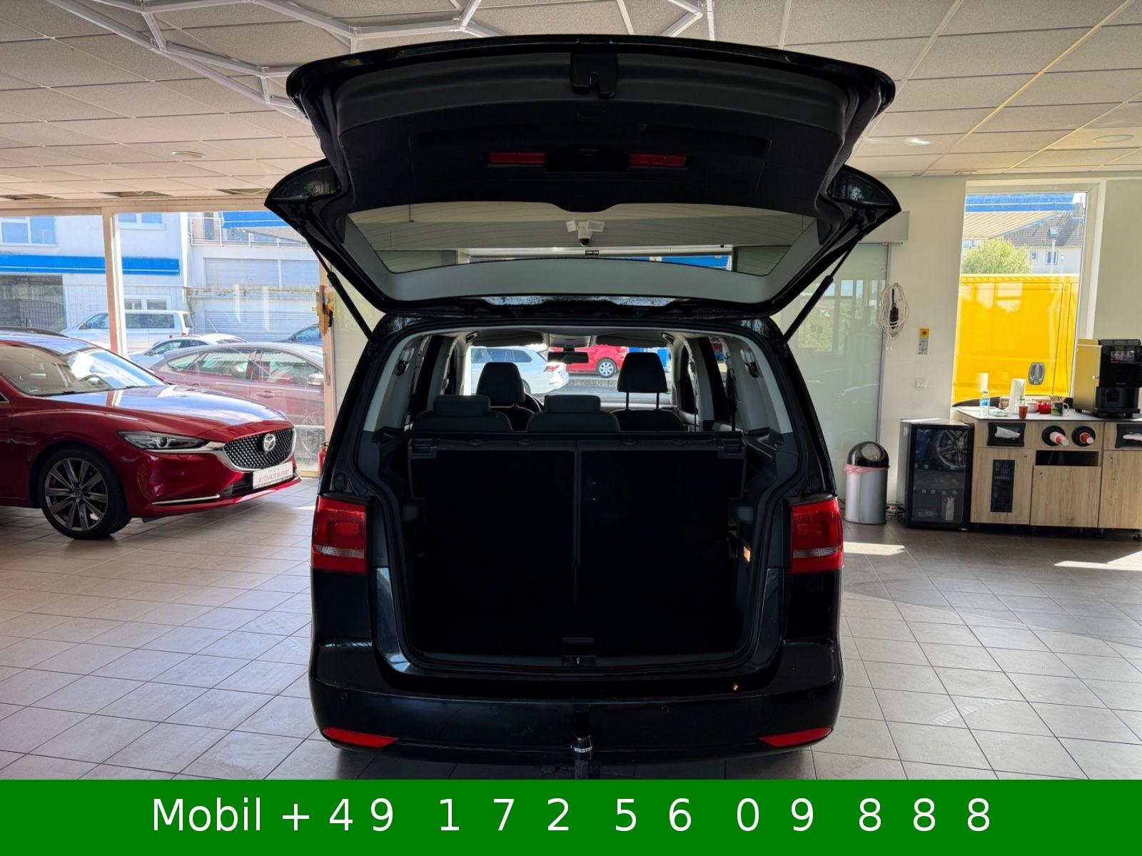 Volkswagen Touran 2011 — photo 29
