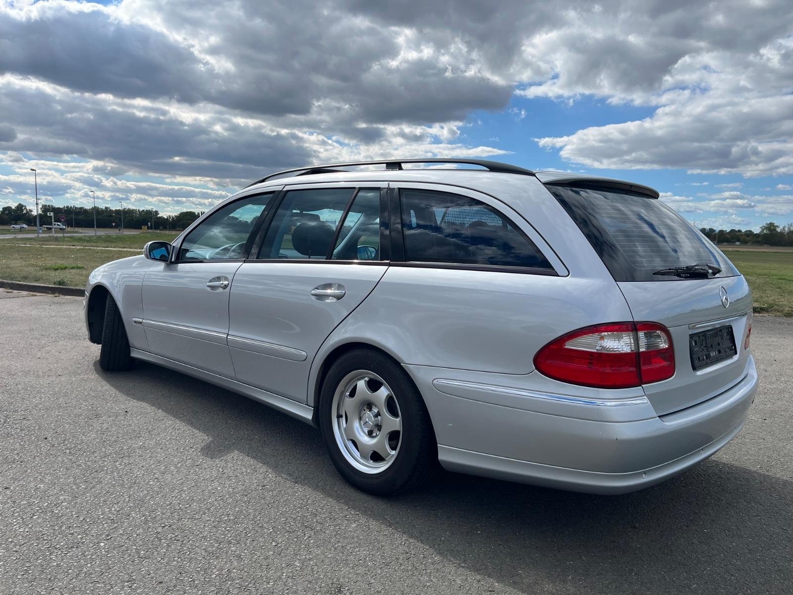 Mercedes-Benz E 220 CDI T Avantgarde 
