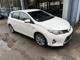 Toyota Auris Hybrid Executive 1,8-l-VVT-i Executive - Toyota Auris Hybrid (/Elektro) Executive mit Benzin-Antrieb