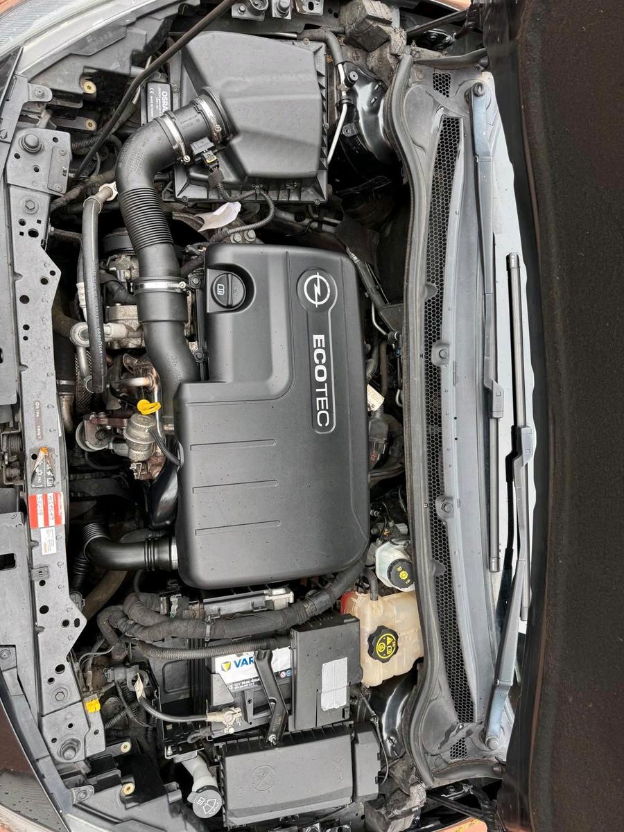 Opel Astra 2013 — photo 7