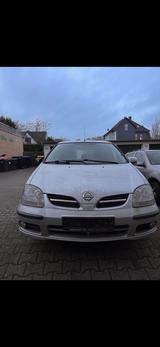 Nissan Tino 2,2 l - gebrauchte Nissan Almera Tino aus dem Jahr 2004
