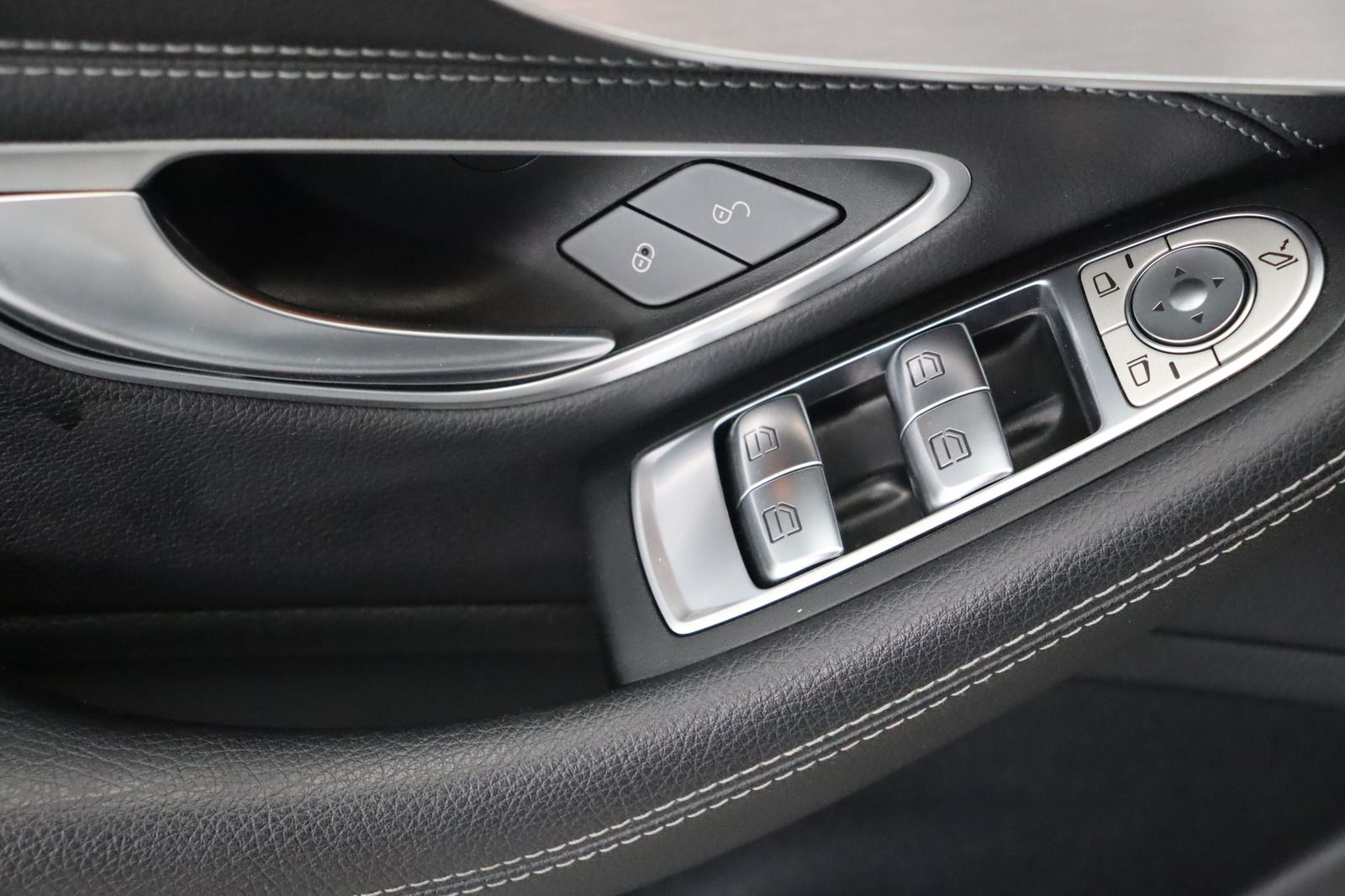 Fahrzeugabbildung Mercedes-Benz C 220 d Cabrio AMG Line