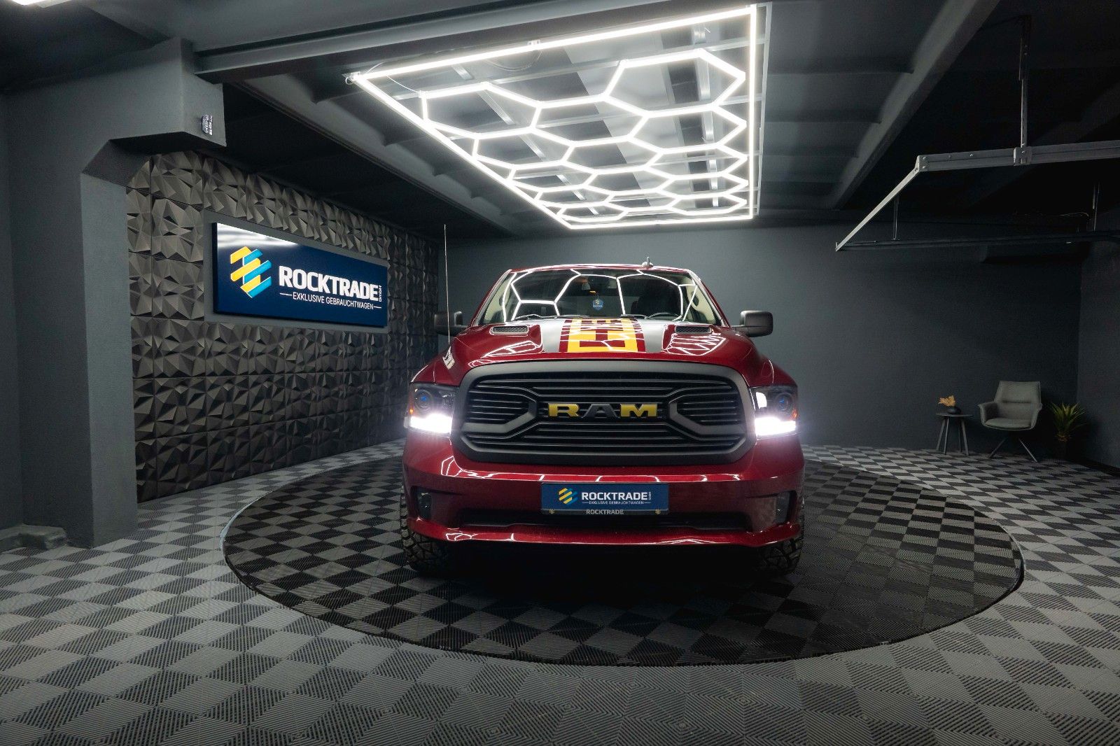 Fahrzeugabbildung Dodge RAM 5.7 V8 HEMI 4x4 OFFROAD Night-Paket *LED*AHK