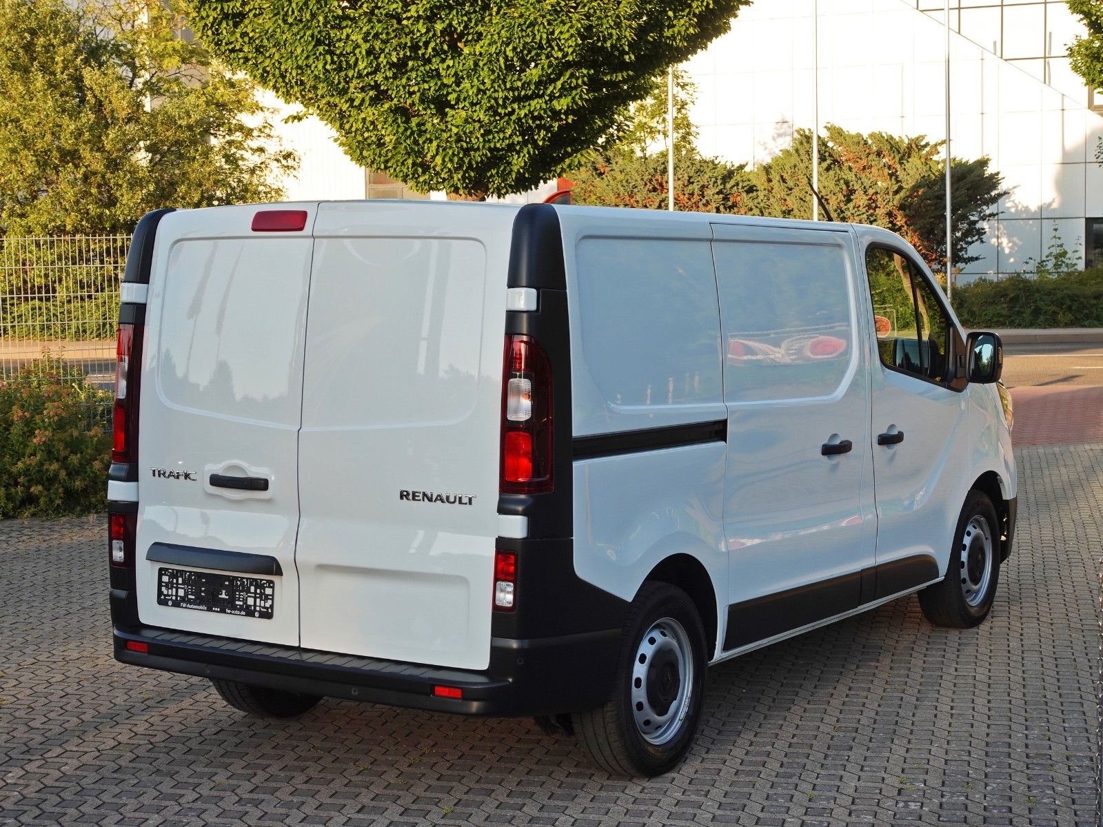 Fahrzeugabbildung Renault Trafic 2.0 Blue dCI Klima/Navi/EASYLINKL1H1 2,8t