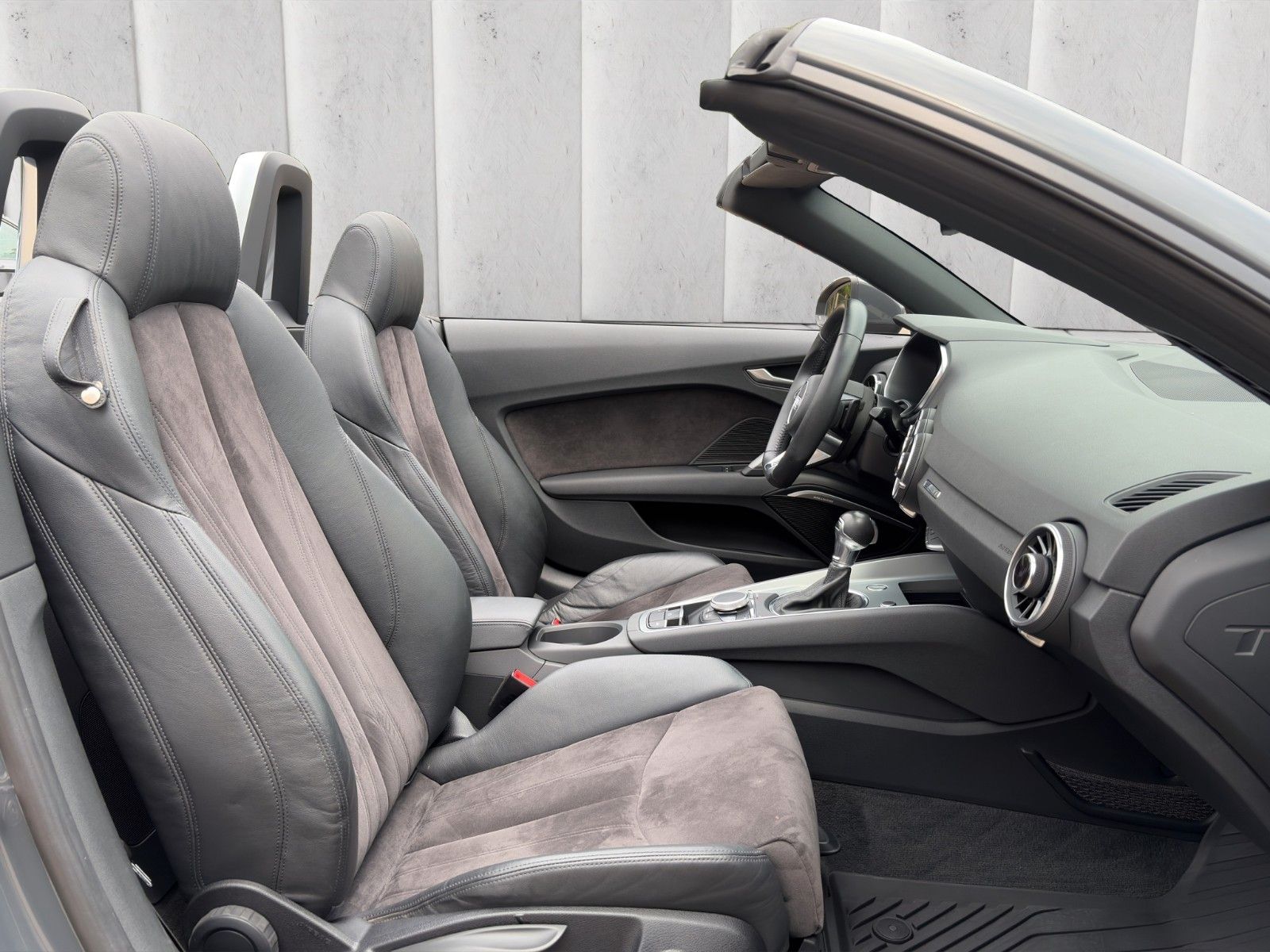 Fahrzeugabbildung Audi TT Roadster S-line*Bang & Olufsen*Alcantara*19"*